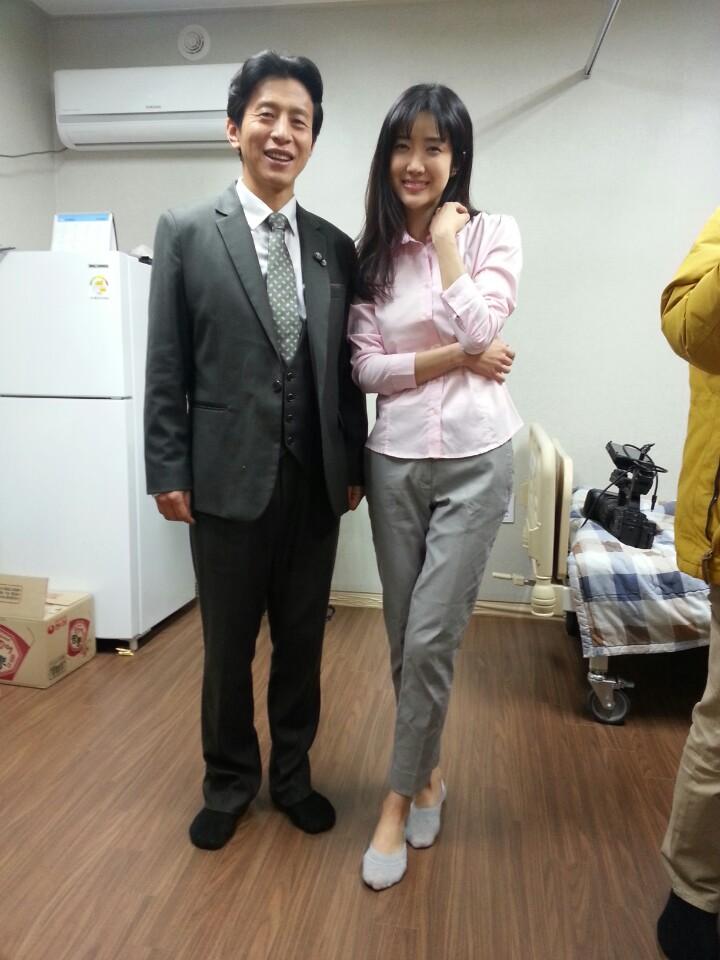 lim0s's tweet photo. 죽이야기 임영서대표이사 드라마 "사랑을 비지다"촬영 중입니다.
경영자에서 연기자로 새로운 새로운 영역을 개척하는 죽이야기 임영서대표를 통해 세상의 모든 분들이 새로운 도전을 꿈꾸시고 이루시길 바랍니다. http://t.co/6tUbD21xu6