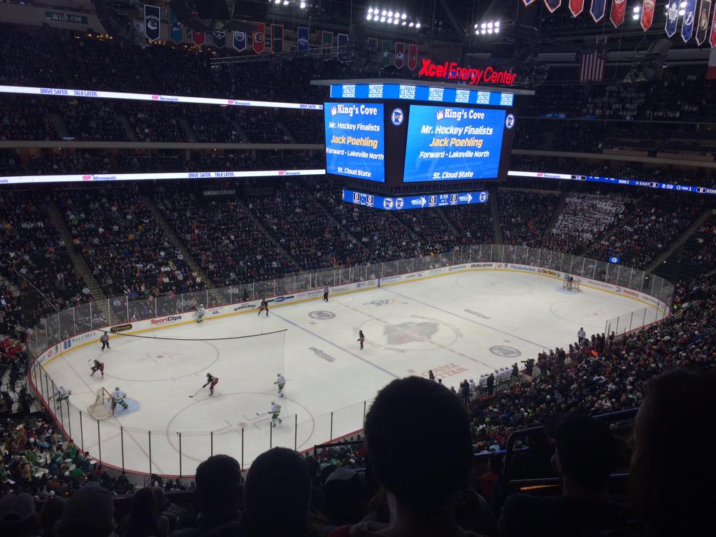 SauceBoss_06's tweet photo. Just one of 18000 cheering against Edina #mnhighschoolhockey Beat the #cakeeaters  with @gkeppz http://t.co/8gg7rne8v7