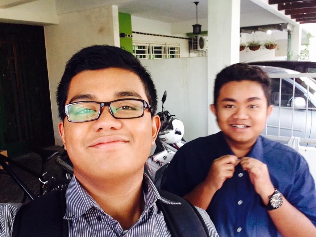 AhmadHazmi20's tweet photo. Bismillahirrahmanirrahim, field trip to Petrosains today ! 😁 #FeelingPumpedUp http://t.co/tm7Gjq5VR7