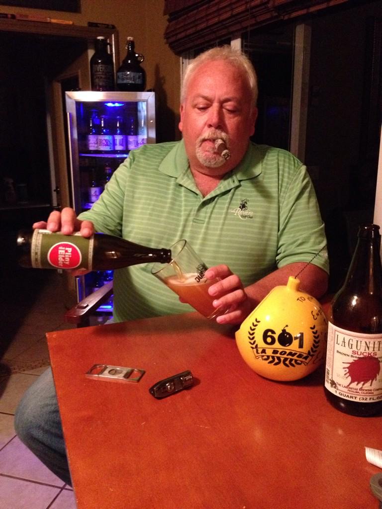 hogrider23's tweet photo. Enjoying an Espinosa Maduro with my last Pliny the Elder, lead off by a Laranja and a Lagunitas Sucks! http://t.co/3M8mQKUlXd
