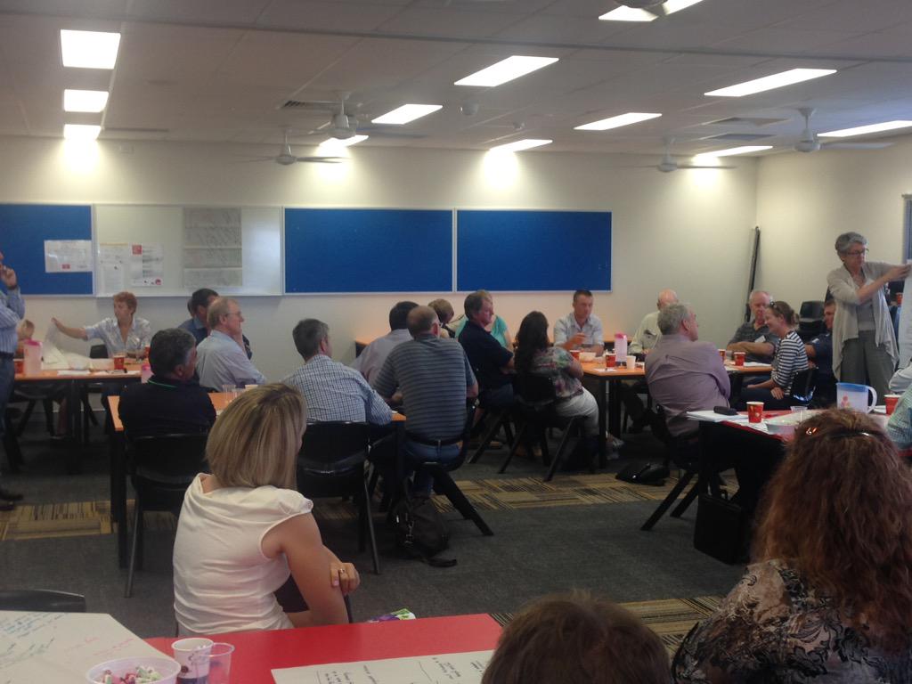 jcu_eresearch's tweet image. Great roll up to the #digitalhomestead on farm technologies workshop in Charters Towers