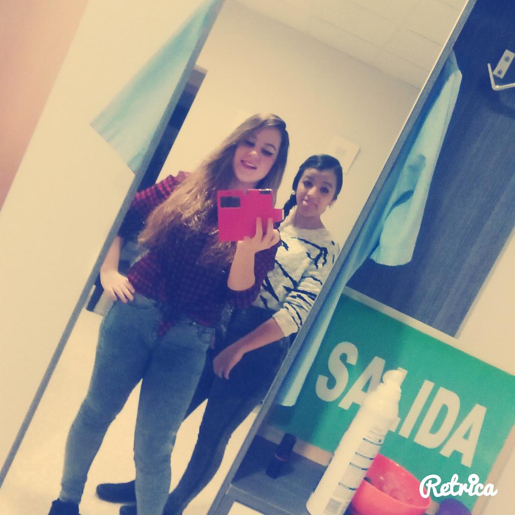 weesc13's tweet photo. Mientras tu la ignora, otros la enamora😘😆 buenas nochess http://t.co/OzU6FwtOGn