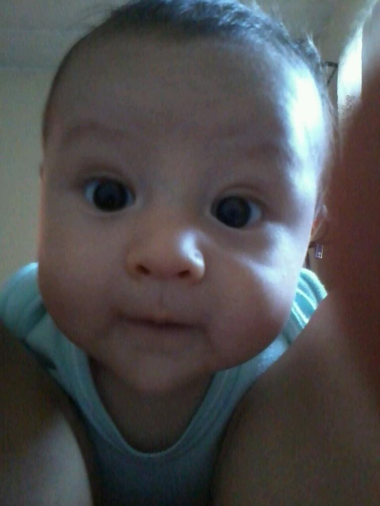 fernandast1998's tweet photo. Mi sobrinito hermosooo...
Y MUY pronto otro sobrinit@ se unira a la familia http://t.co/UcgbW4pAWO
