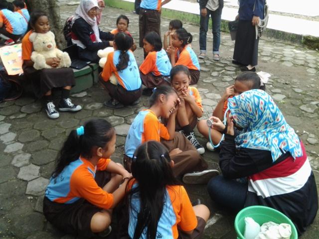 Jadi dokter duluu sama kakak kakak <a href="/scophUNS/">SCOPH CIMSA UNS</a>