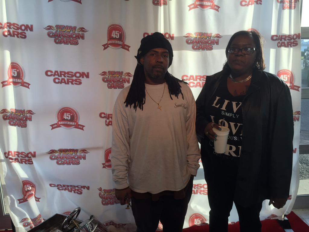 1800Project's tweet image. Tony and Lekeisha are driving home to Bremerton Wa in there new 2007 Cadillac Escalade. #carsonCars #project1800