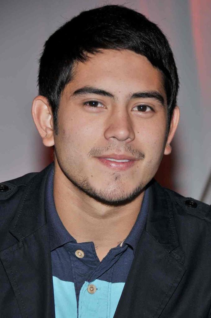 Happy Birthday Mahal! XP
\" Oh yes! Happy birthday Gerald Anderson!!!!!!! 