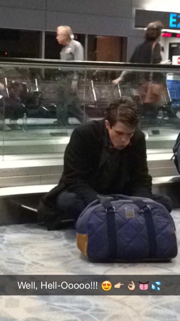 ElleRoseBooks's tweet photo. Snap chatting the Inhuman beauty of a man waiting to board your flight... #HelloBud π
π¦ http://t.co/n1FshlPFZy