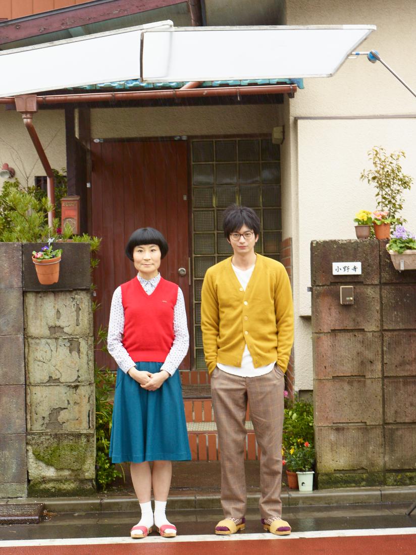 영화 해피엔딩. 배우가 왠지 익숙하다 했더 가디언즈오브갤럭시의 카렌길런이었구나! 영화 오브라더 오시스터. 내용도 정감가고 배우들도 익숙하고...