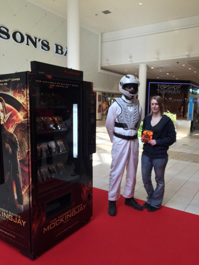 indecision6's tweet photo. @QuarterQuellOrg I got my #FreeMockingjayDVD in Calgary. those who got a $1-3 off card 4 HMV got a free fabric poster http://t.co/5NO67mhUA3