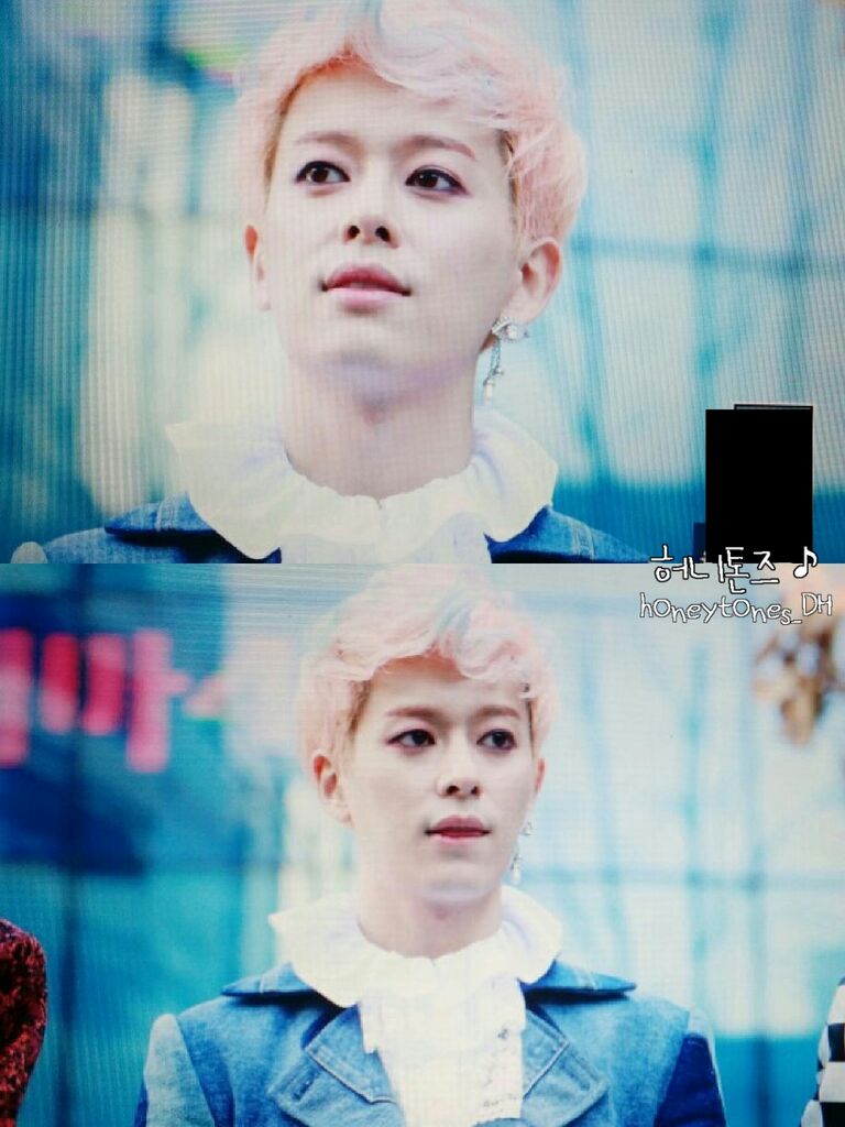 B_du1rDVEAINN7H.jpg:large