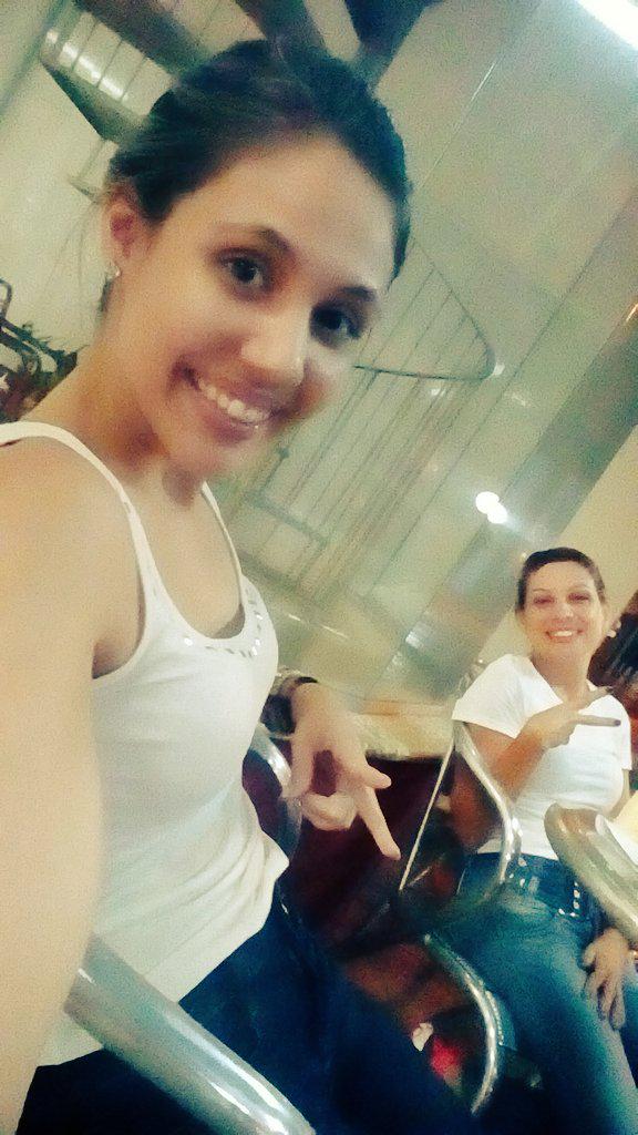jeeaneliira's tweet photo. Brisas!!! #castelinho #chuvapara 😜💋😘 @gipooletto http://t.co/Vfk2LRoQQo
