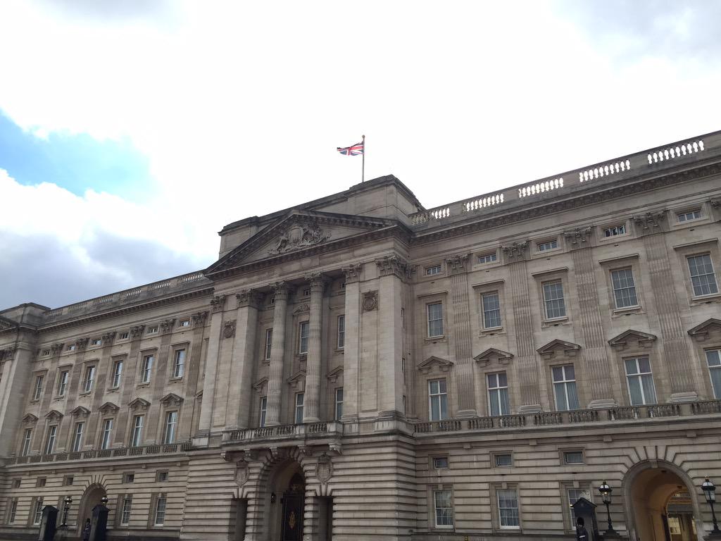 From_Cassandra's tweet photo. Guess where I was this week, @RoyallyKate? #itooktheseforyou #andforme #BuckinghamPalace http://t.co/YgHqpNbKY8