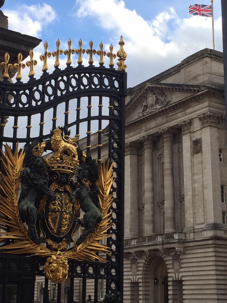 From_Cassandra's tweet photo. Guess where I was this week, @RoyallyKate? #itooktheseforyou #andforme #BuckinghamPalace http://t.co/YgHqpNbKY8