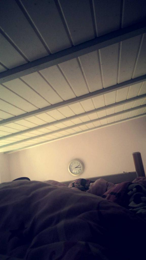 sweetheards's tweet photo. Stand up for our shopping day😊😊💞 #brokenClock #saturdaymorning #wakeupnow http://t.co/HJBX1jDZSw