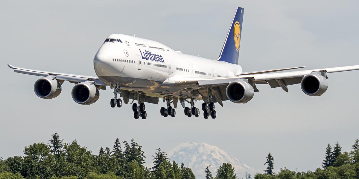 Lufthansa Aviationfunfact The Wingspan Of A 747 8 Is As Wide As Two 737 700 S End To End Avgeeks What Facts Can You Share Http T Co Fqugnbjtxt
