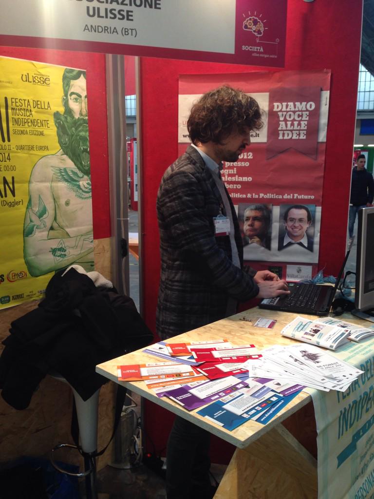 vitoballarino's tweet photo. Sono alla Fiera del Levante a Bari al Bollenti spiriti Camp con l' @ulisseassociaz . #bscamp2015 #associazioneulisse http://t.co/iuNGSIGf6J