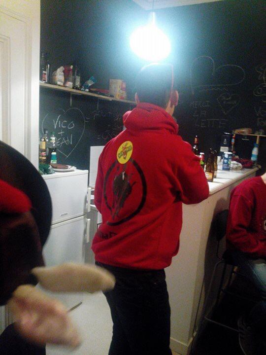 MonkeyKeyNuts's tweet photo. Nos stickers sont arrivés, et Todo le fait savoir ! ;)
@LamaFiaECN http://t.co/duxymLDMsf