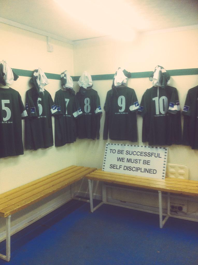 BrayWanderers's tweet photo. It's a new dawn, it's a new day... GAME DAY! We've been here since 5am. Let's get right behind our team today #BWFC30 http://t.co/y7YRys1GNh