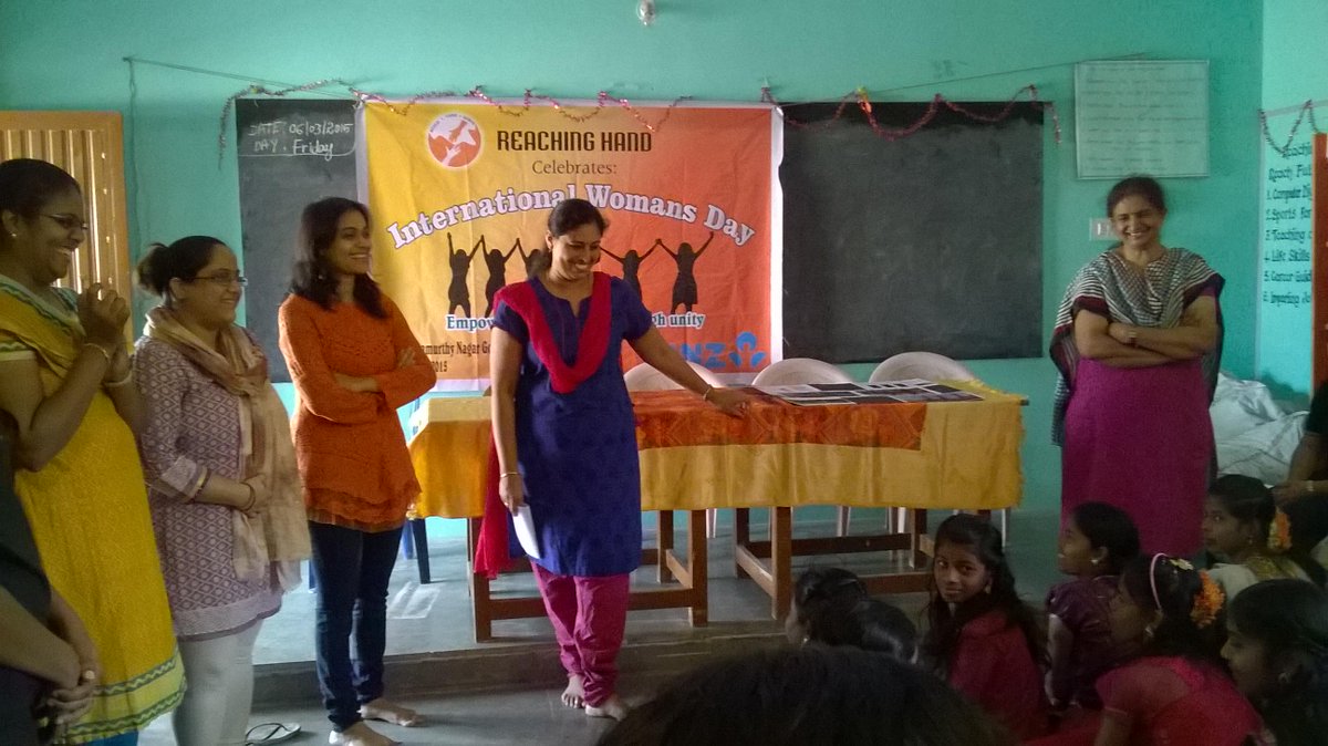 ReachingHandBlr's tweet image. #InternationalWomensDay #ReachingHand Wonderful time with #teachers and #parents .Advance #HappyWomensDay