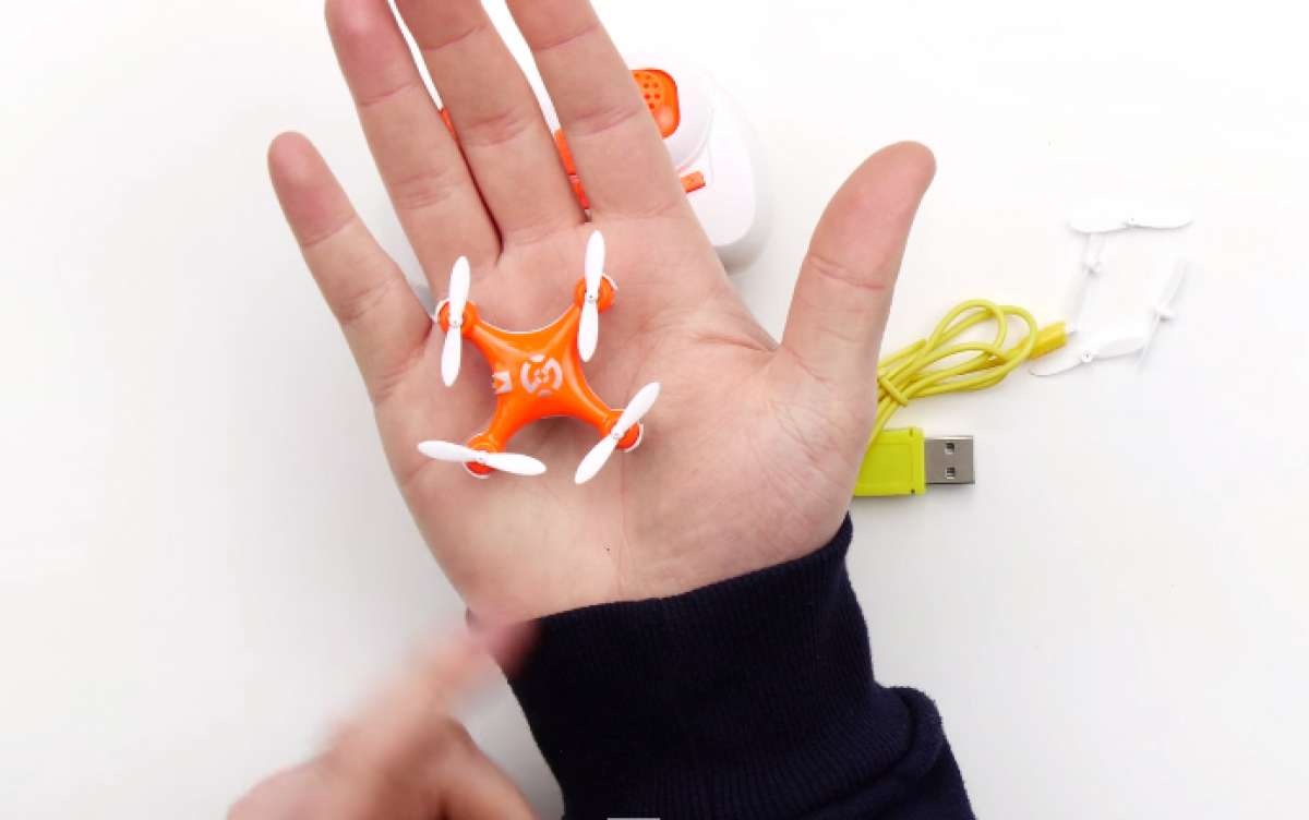 PopSci's tweet photo. This tiny drone would mean the end of privacy, if wind didn’t exist http://t.co/f3Pc7s5VGD http://t.co/CKMnQW2HLW