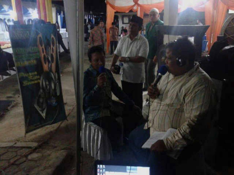 Foto_DPP_PPP's tweet photo. Disela-sela kegiatan Ketum @DPP_PPP M.Romahurmuziy menyempatkan bernyanyi bersama Live Dino FM (7/3) Cc: @FPPP_DPRRI http://t.co/wMnhleghz6