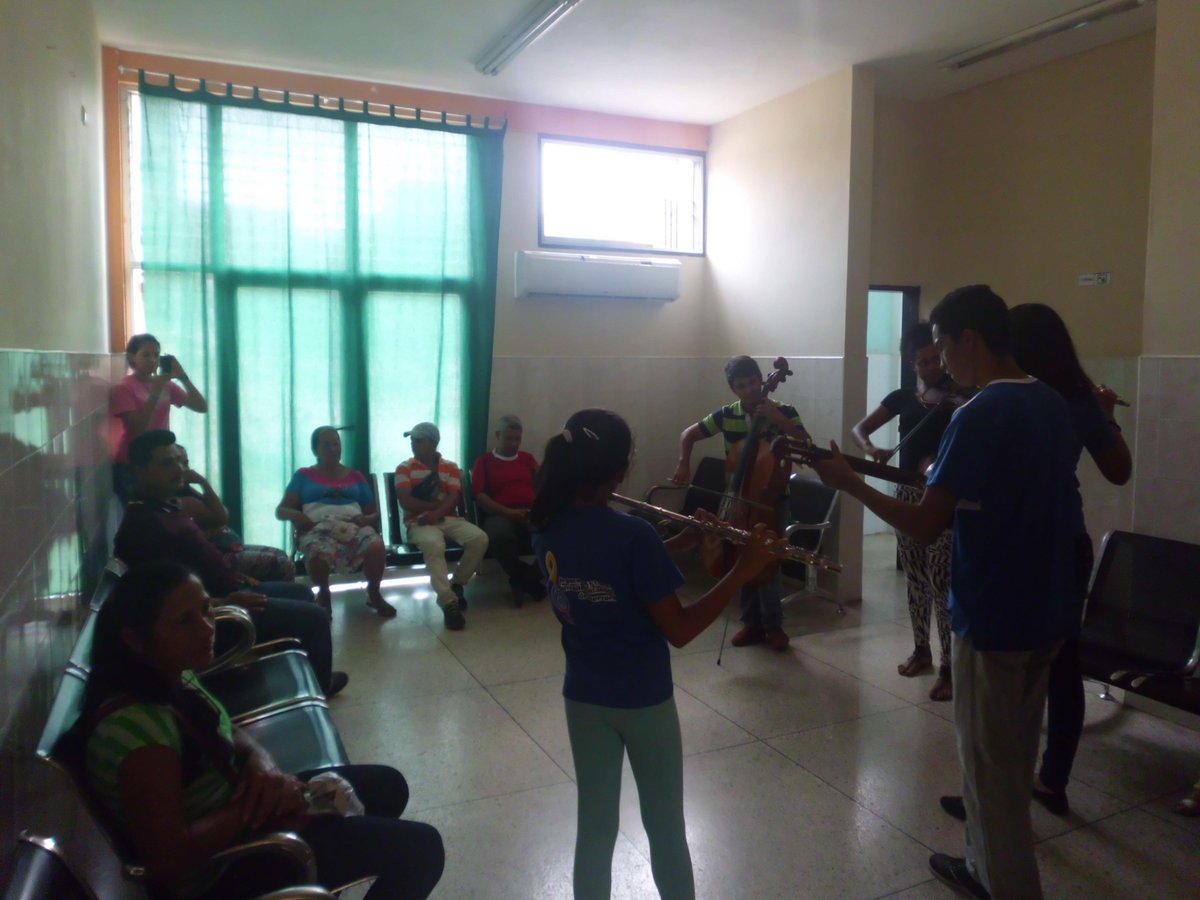24-feb-2015
Orq Socopó
En el C.D.I Sala de Espera
<a href="/elsistema/">El Sistema</a>  #ElSistemaCumple40 @Nucleobarinas