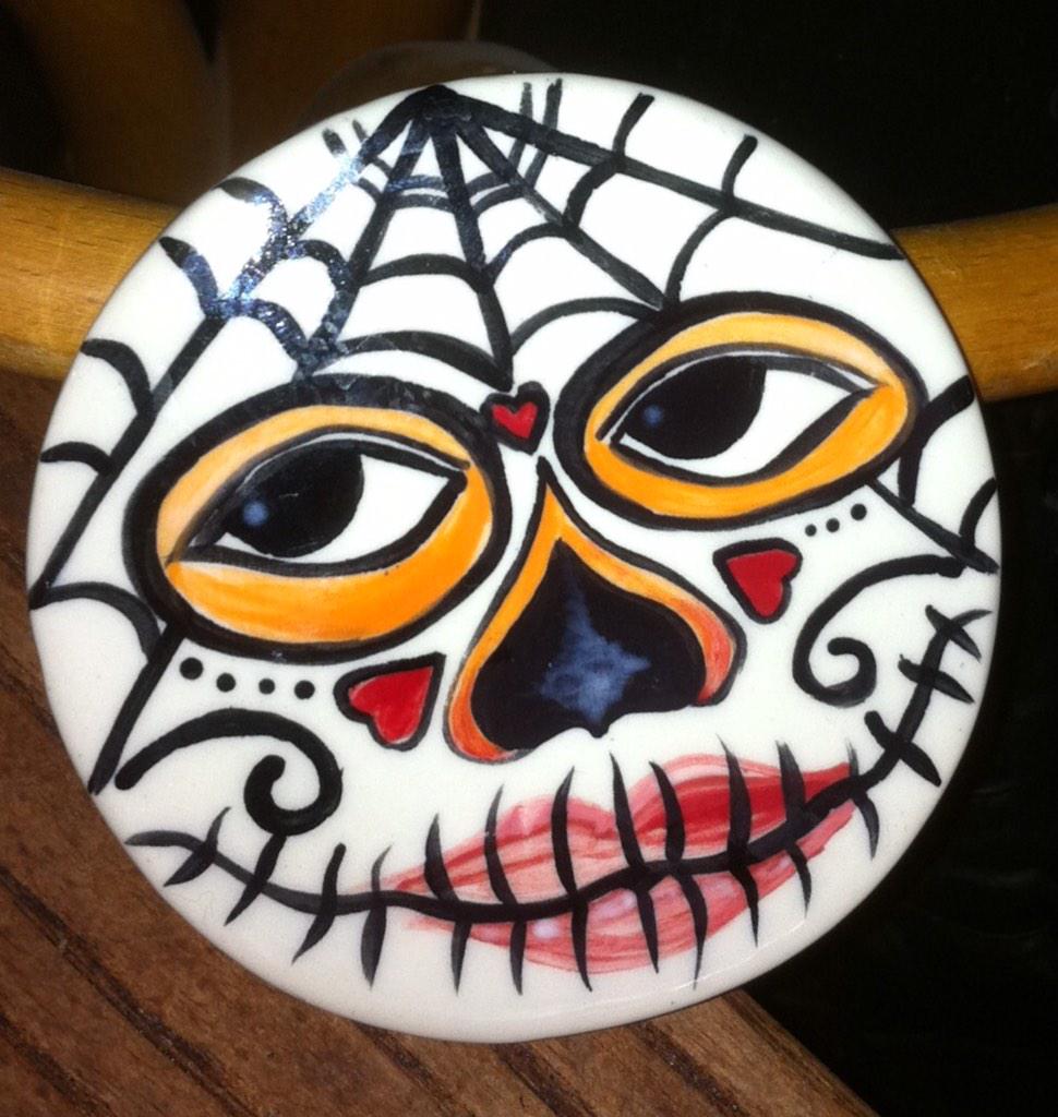 Button of the day🎉
Sugar skull button.