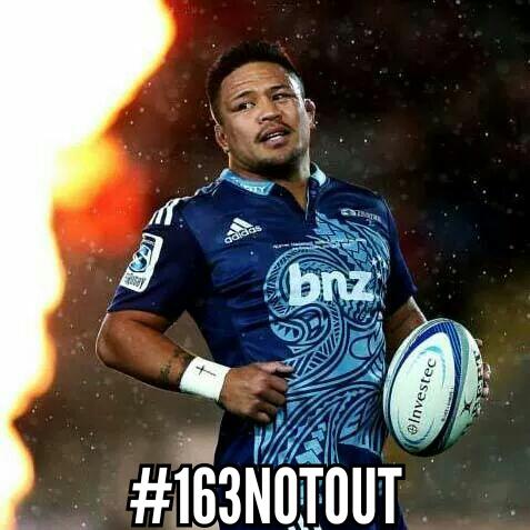 TheMtSmartJoker's tweet photo. @kevenmealamu Another milestone in what is already a stellar career. Enjoy 2nite brother. Congratulations! #163NotOut http://t.co/MTH97f9rey