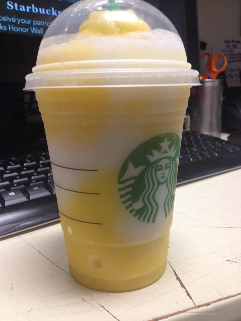 kmp891's tweet image. I made an orange creamsicle. Tastes just like orange sorbet and vanilla icecream #Starbucks #layers #partnerlife #yum