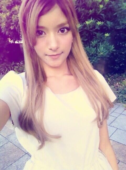 ローラ ファッション写真集 Maiko Twitter