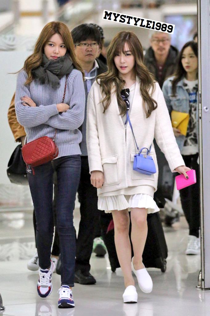 [PIC][07-03-2015]TaeYeon - Tiffany - SooYoung và YoonA trở về Hàn Quốc vào trưa nay B_ei-ZgVEAAluVV