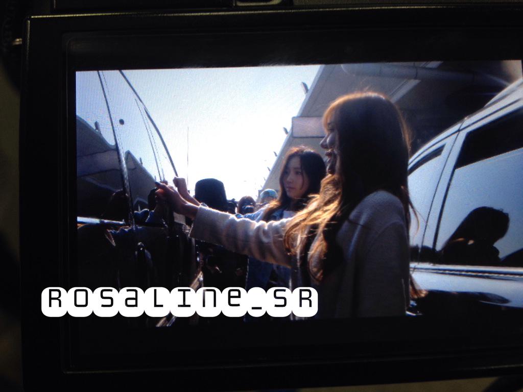 [PIC][07-03-2015]TaeYeon - Tiffany - SooYoung và YoonA trở về Hàn Quốc vào trưa nay B_eiRKQUsAA904i