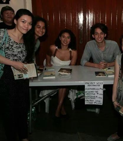 moldybetamax's tweet photo. #ProjectVoiceMNL @denssams and I with @kaysarahsera and @phil_kaye @ProjVOICE
(Cred: David Orbeta, soz for cropping) http://t.co/cKEOapcwrc