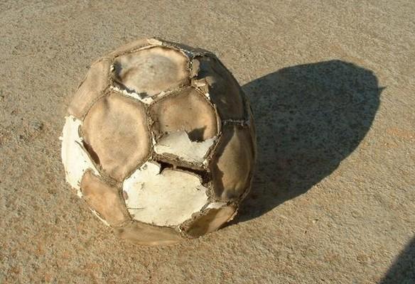Sr_Coque_LQSA's tweet photo. Si no has jugado nunca con un balón así no has tenido infancia http://t.co/Ejv34ArNns