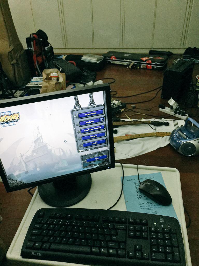 julestrada's tweet photo. atm .. #WCFT http://t.co/54KOte7piT