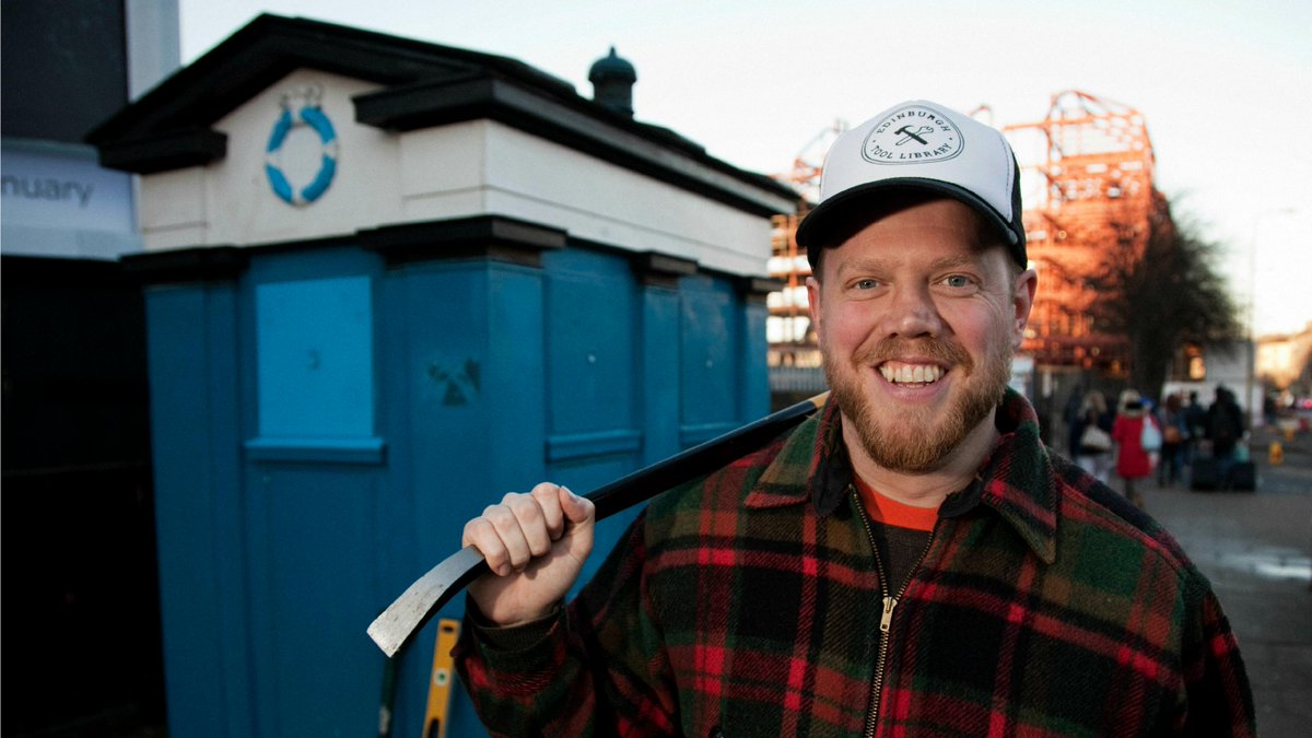 STVEdinburgh's tweet photo. UK first as new Edinburgh charity @ETLChris launches today from Leith Walk Police Box

http://t.co/MsHV6EWUHp http://t.co/XtULyu9ReY