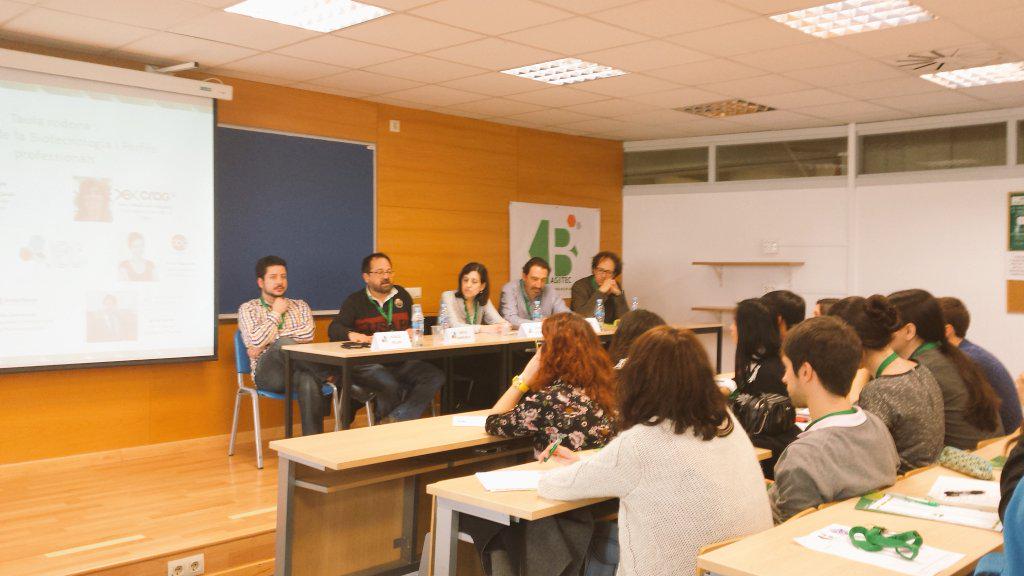 rcastellsg's tweet photo. Enriquidora taula rodona de les #JBC6! @asbtec @alfonsnic @CDomenech_APh @ibelda #jmir #ivazquez #asbtec10anys http://t.co/5D8TPINwSb