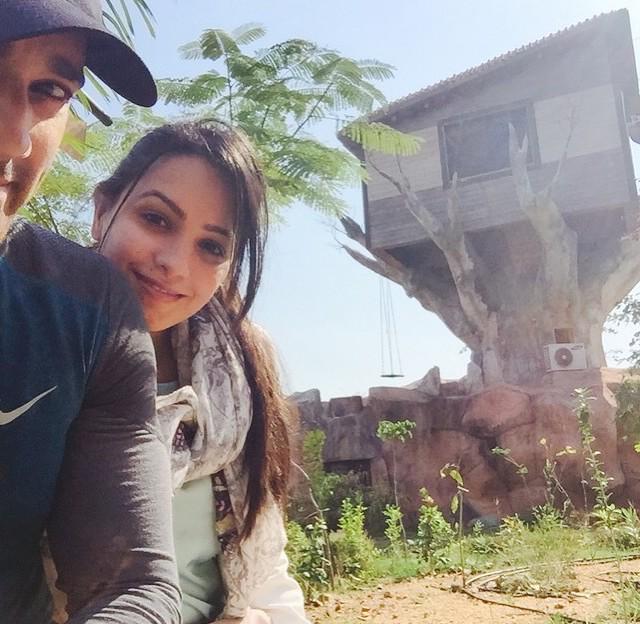 Anita_Support's tweet photo. Latest pics of Anita di and Rohit bhaiya ----👫 They look wonderful together💛 @anitahasnandani http://t.co/fbv6jpnNMJ
