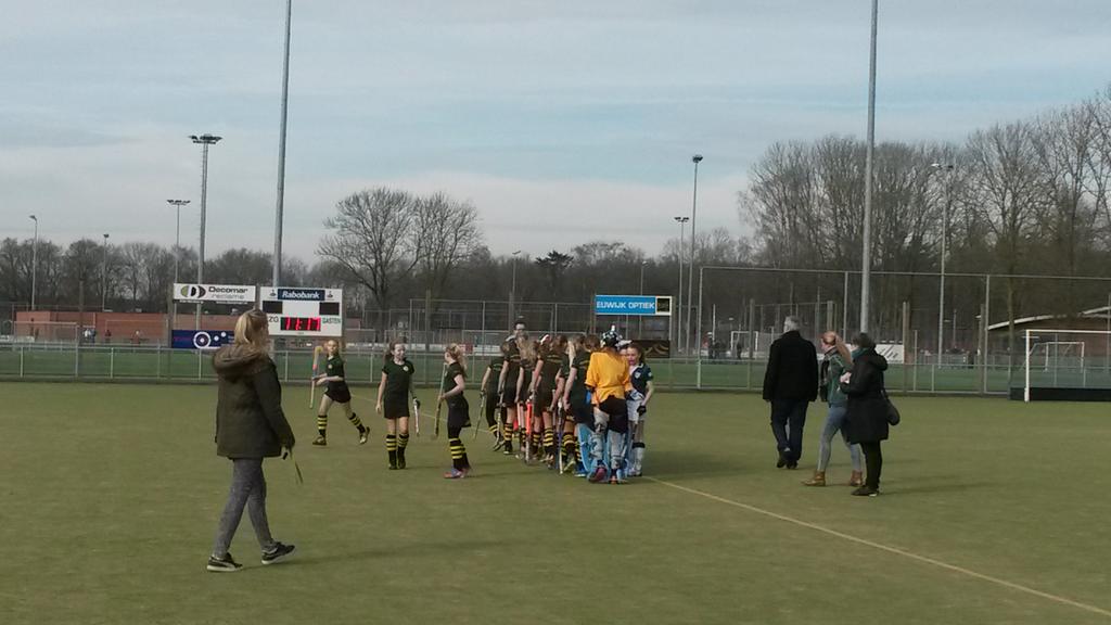 AngelaTop4's tweet image. Yes!! Winst voor de meiden van @GZGHardenberg MD 1 - EHV MD 6  Einstand 4 - 0 #Toppers #Trots