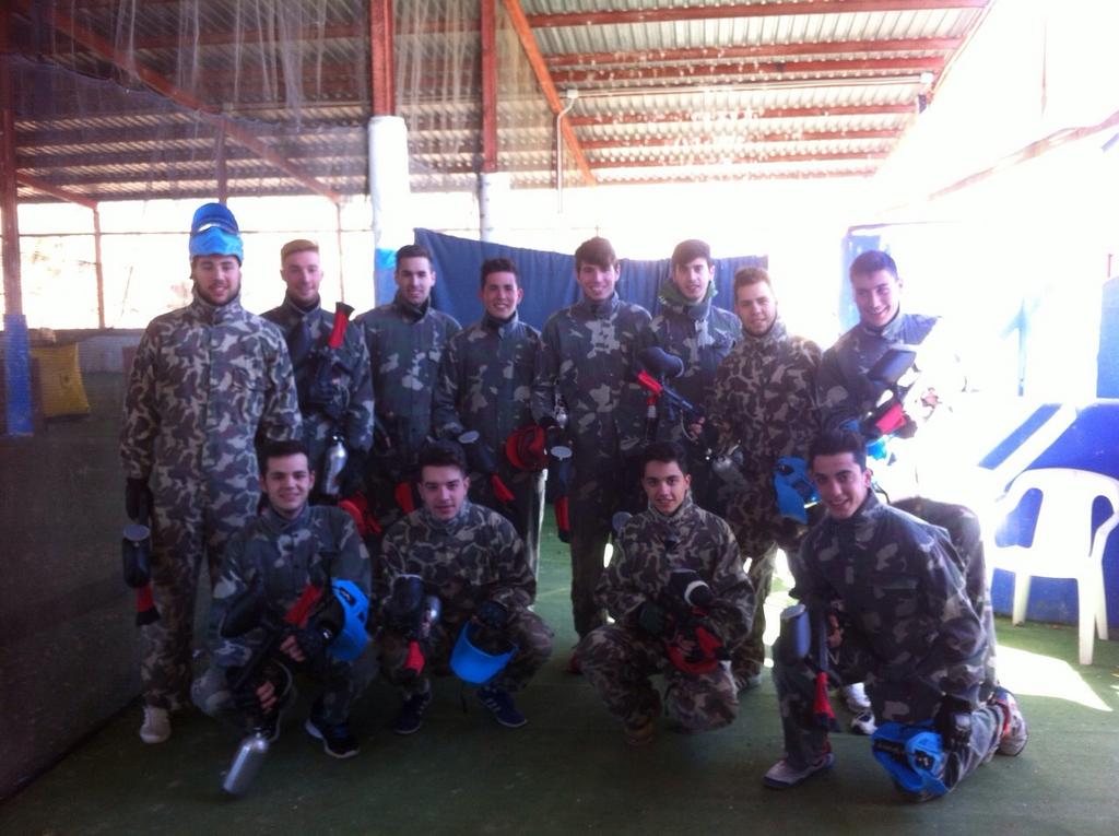 alexperezht's tweet photo. #PaintballGordos🐰🔫🔫 http://t.co/KT0bXfBVcW