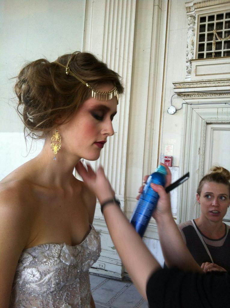 DavidBowieFilm's tweet photo. The set and #haircare #DavidBowieIs @JGideonBeauty #model @MYNAMEISKHANcdn http://t.co/5KN8MzPdF1