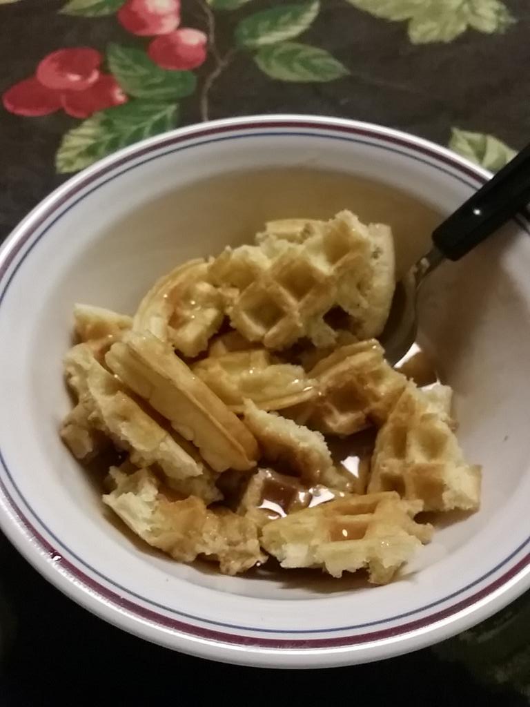 kyclonee's tweet photo. @lovelylopez_3 @ssoul__ racking up on some waffles also :)(: http://t.co/G7lMVm0QDs