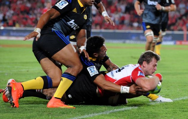 TimesLIVE's tweet photo. Lions beat Blues 13-10 in Auckland http://t.co/vbgPCXuDOf http://t.co/pUvtndcv5w