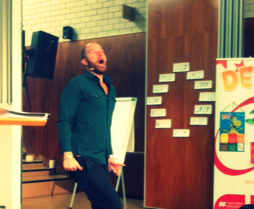 giselabarea's tweet photo. What time is it? Oh! Hurry up... It's Macmillan teachers' day! #MacmillanbestmomentGirona http://t.co/T0Aq41Eicj