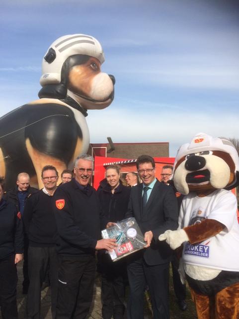 Opening infomarkt woningcheck in #Alteveer. Goed te weten wat u zelf kunt doen aan brandpreventie.