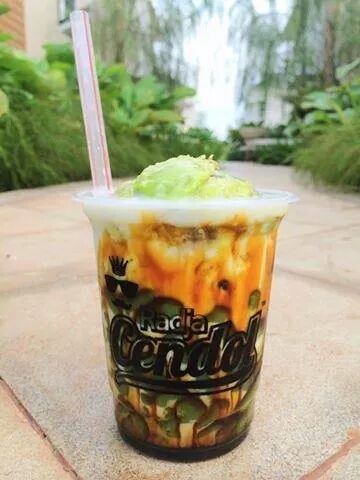 RadjaCendol's tweet photo. @RandolBksTimur akn hadir pd event @BatteriesSMANDA tgl 14Maret nanti. Pastikan kmu coba cendol+topping lezatnya http://t.co/8CqdLWA0bd”