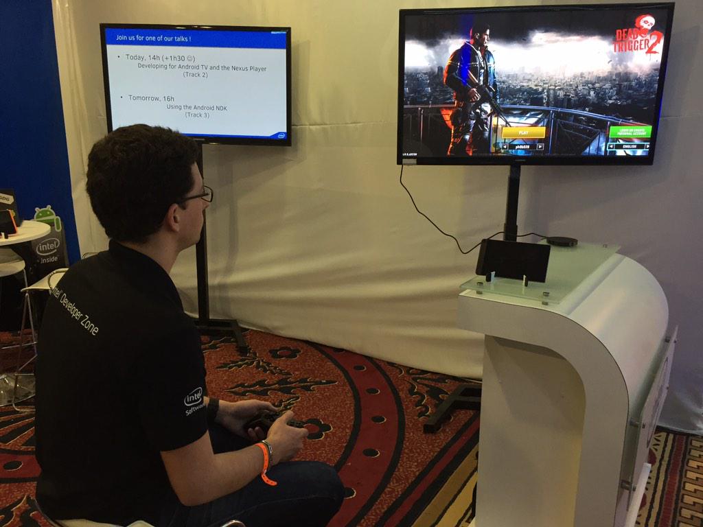 Frandroid's tweet image. La Nexus Player ne bug plus désormais, Android TV semble être prêt. Cc @ph0b @intel #droidconTunisia