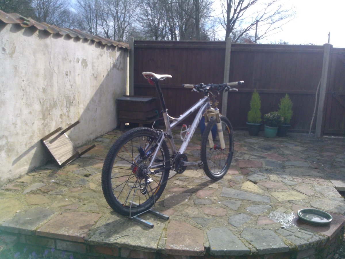 Iandwakefield's tweet photo. @NorfolkTrails ready or not I'm coming! Dereham to Mundesley via #marriottway in the sunshine. http://t.co/KG0wNGH3CJ
