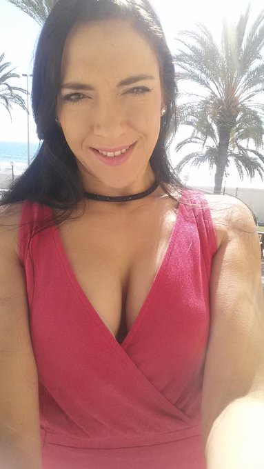 Sun in sitges is warmer then in germany. http://t.co/4rZPutWhbd