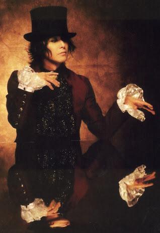 本日はBUCK-TICK 櫻井敦司さんのお誕生日です☆本日ご来店のお客様に